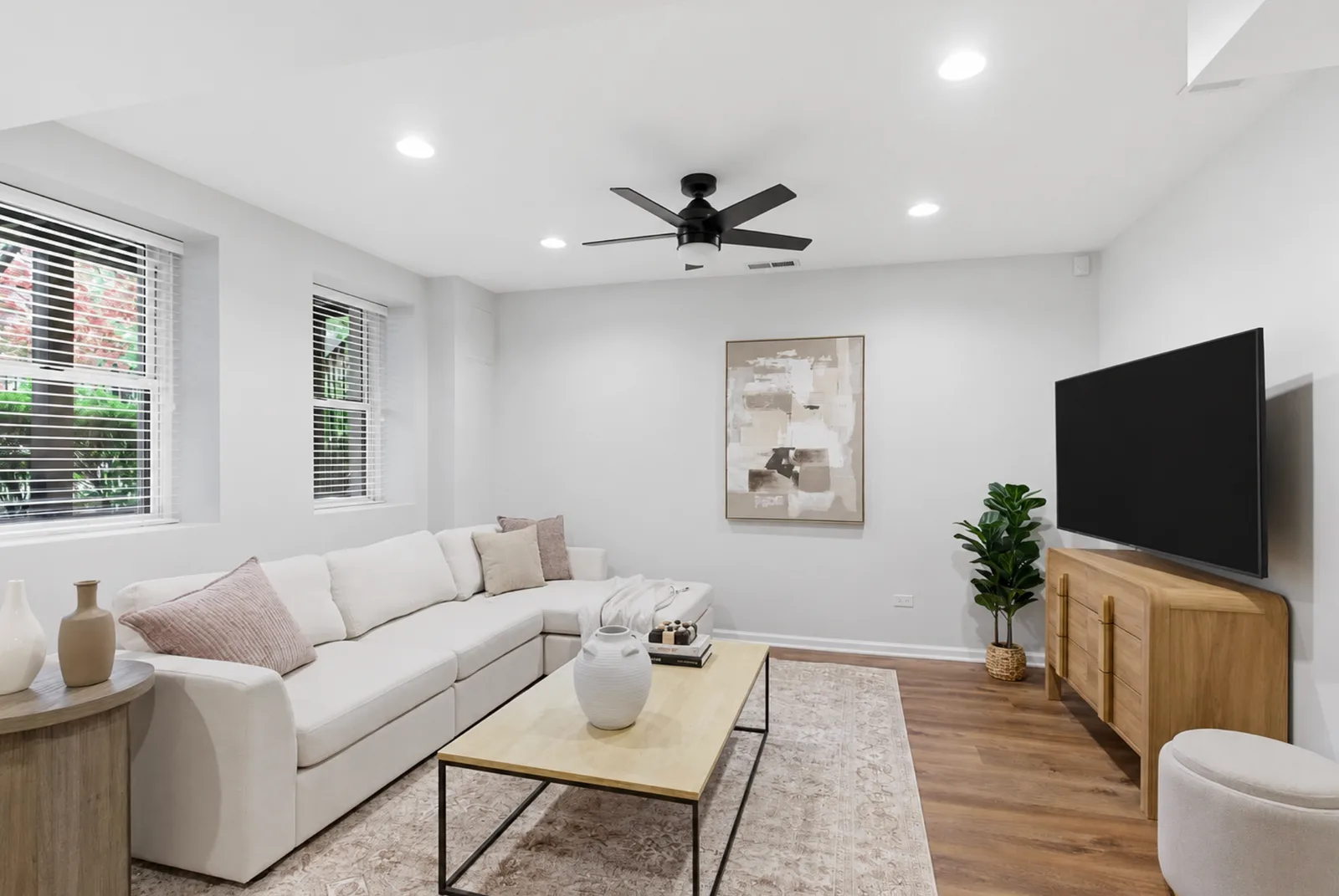 1327 W Barry, image 5