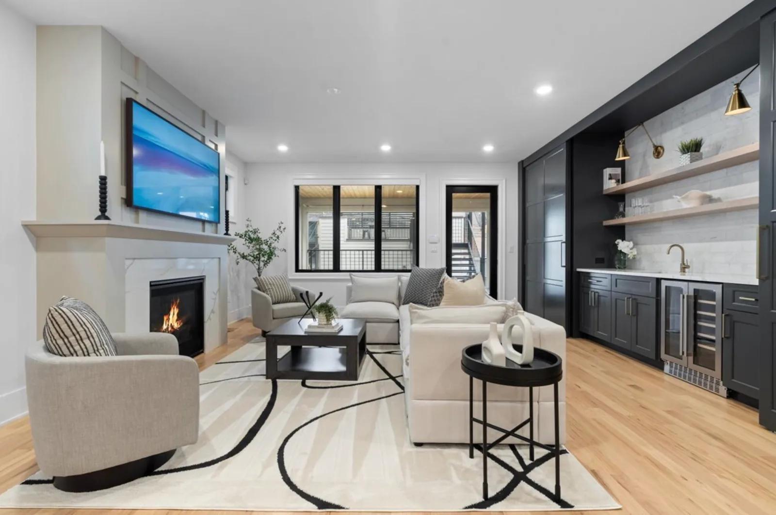 1454 W Diversey, image 5