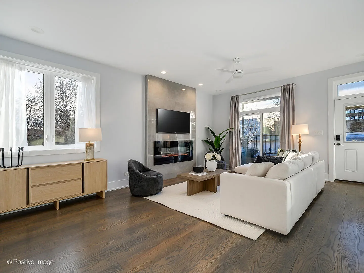 1822 N Kedzie, image 2