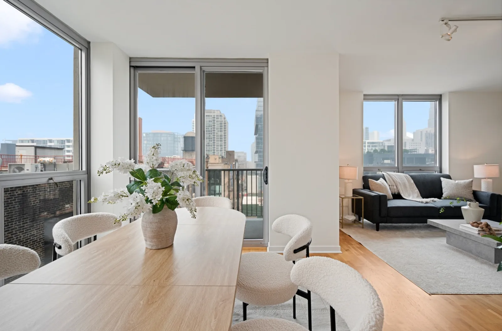 200 W Grand, image 4