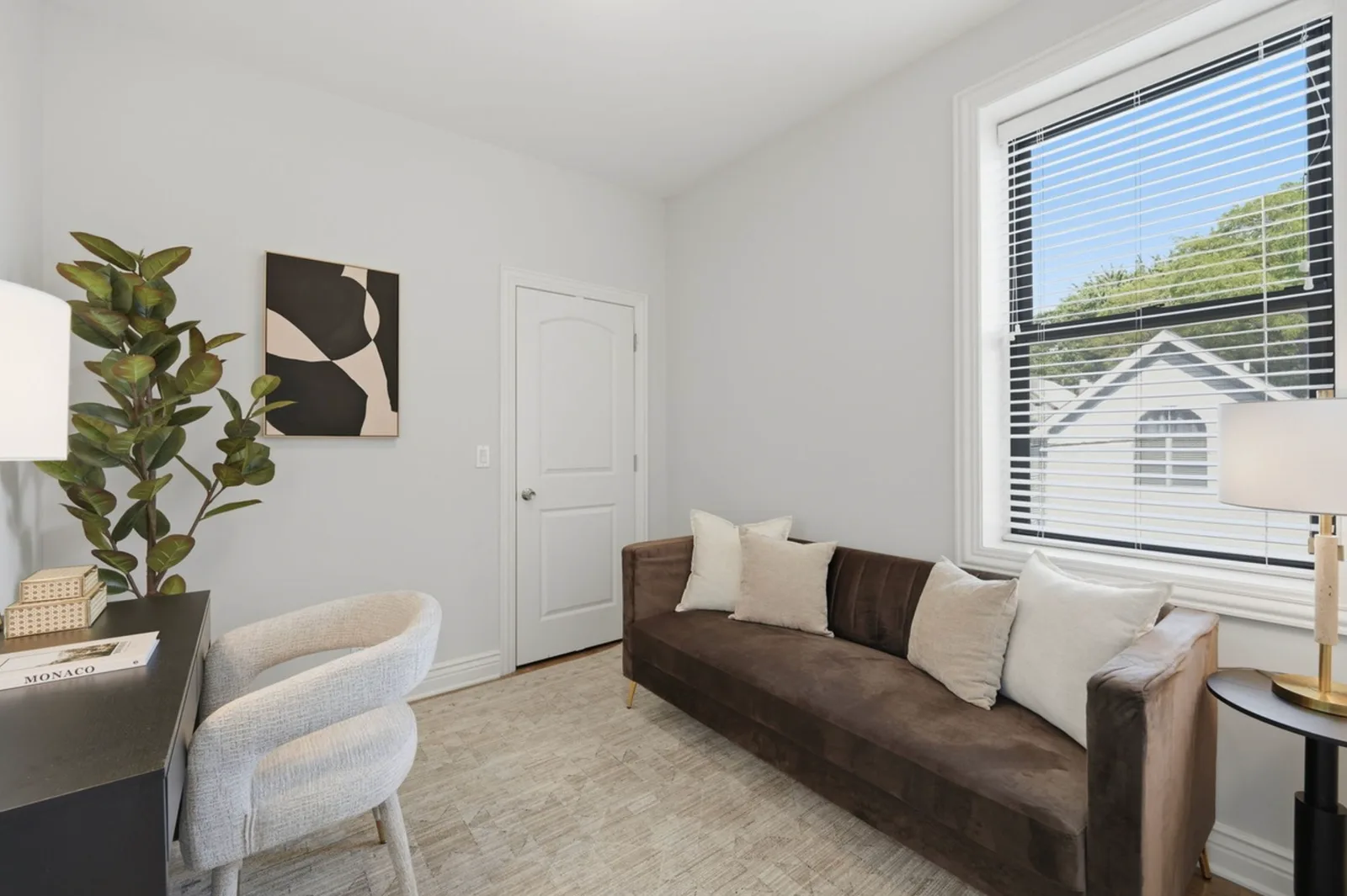 2312 W McLean, image 4