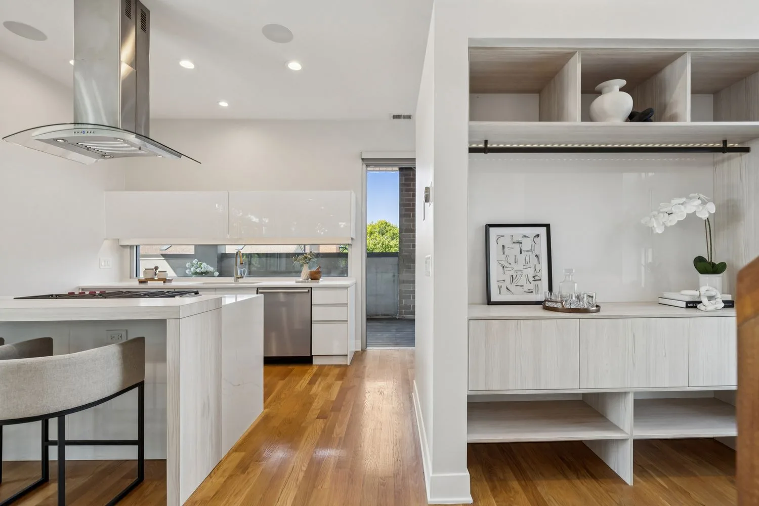 Staged home at 2610 N Mildred, Lakeview