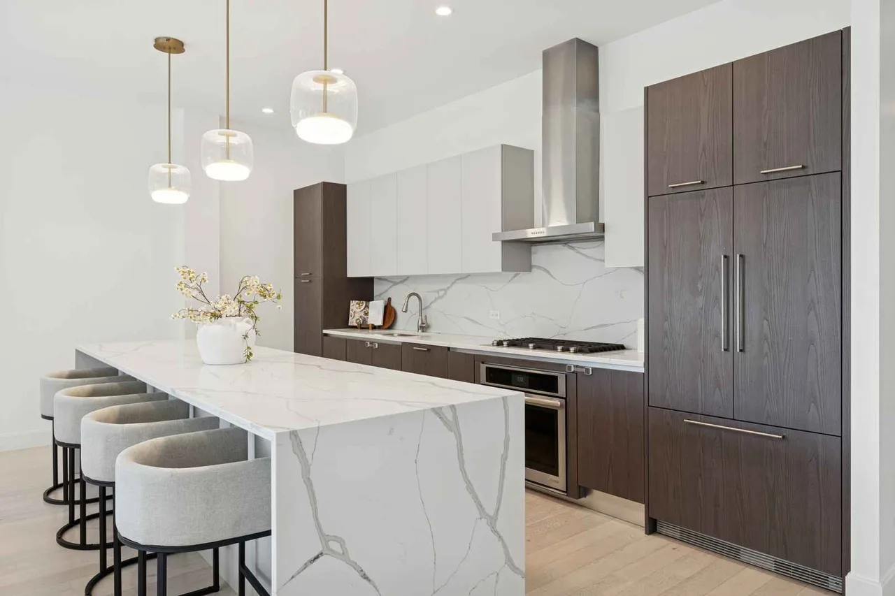 Staged home at 28 N Carpenter, West Loop