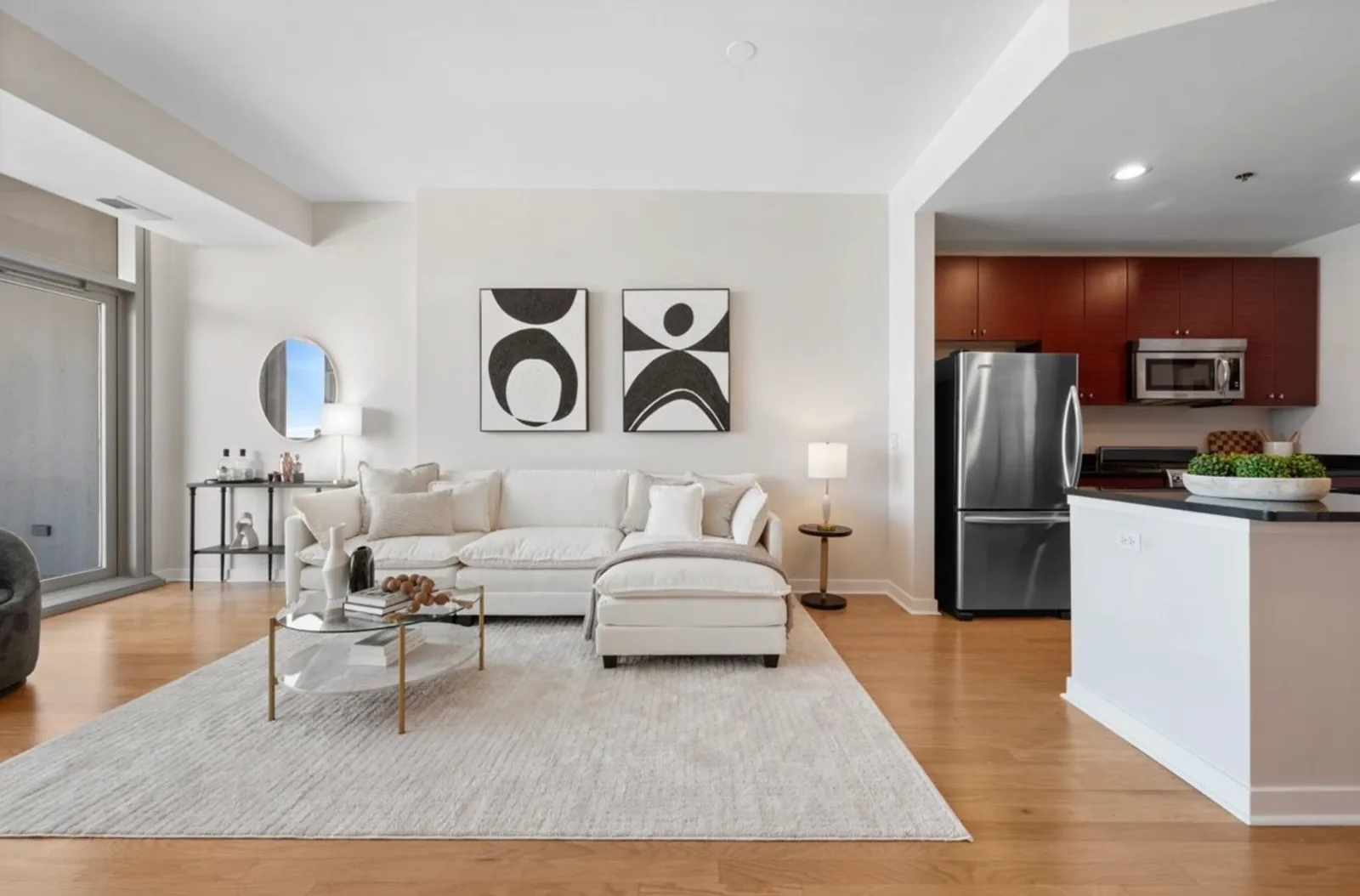 303 W Ohio St, image 2