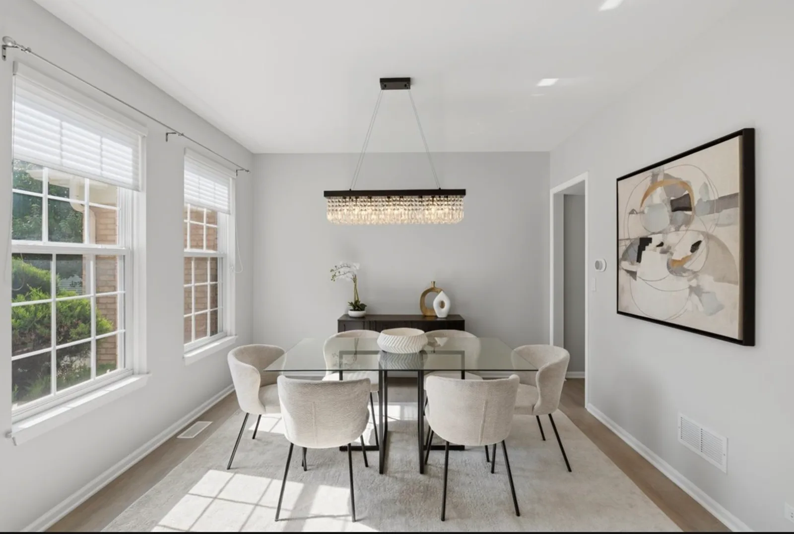 Staged home at 4 Sagebrush Ct, Streamwood