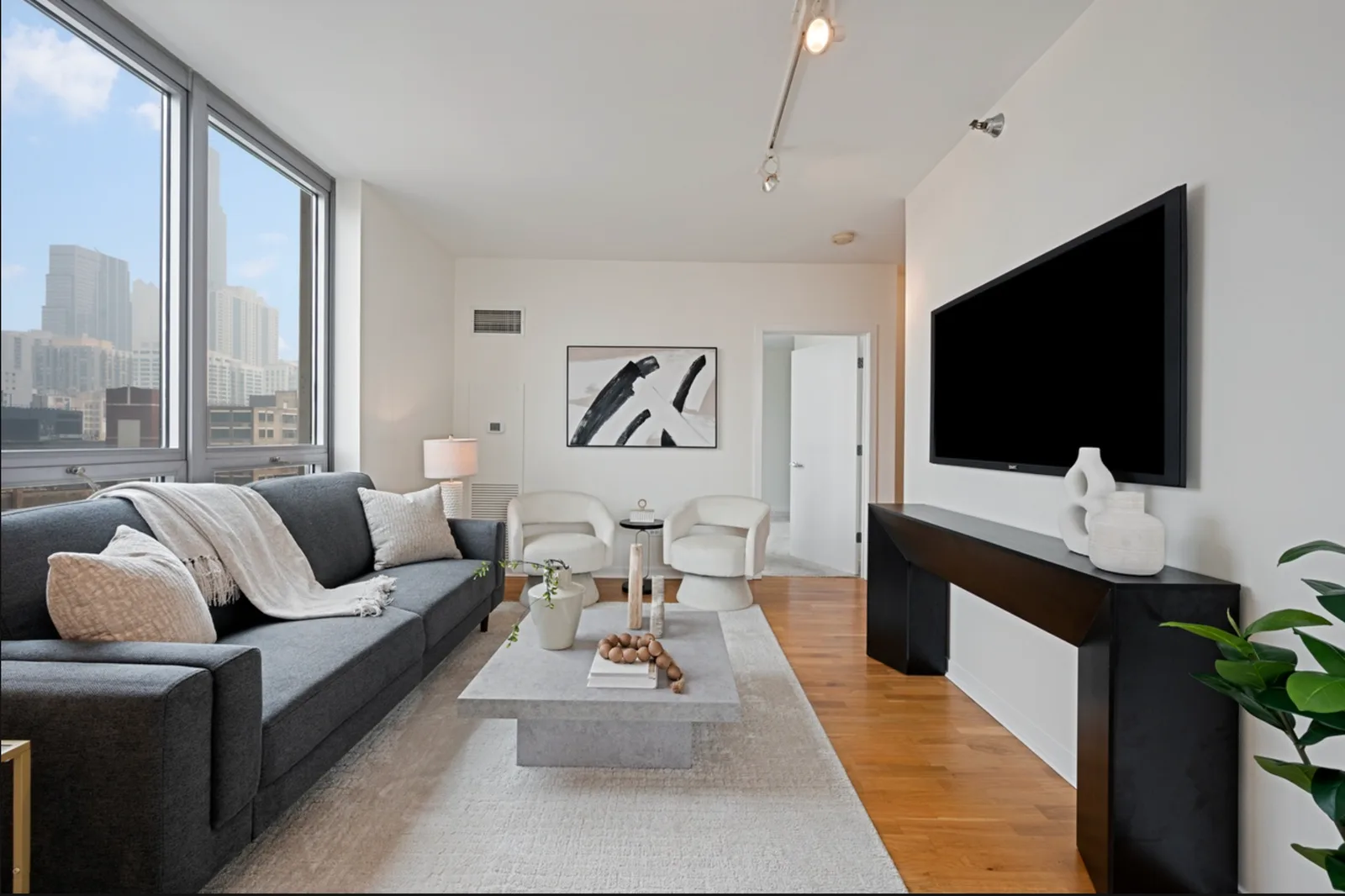 Staged home at 500 W Grand, River North