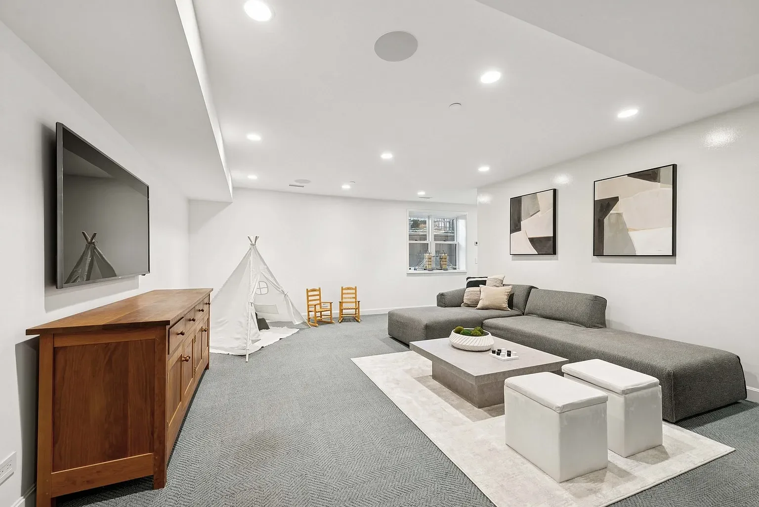 Staged home at 53 E Bellevue, Gold Coast