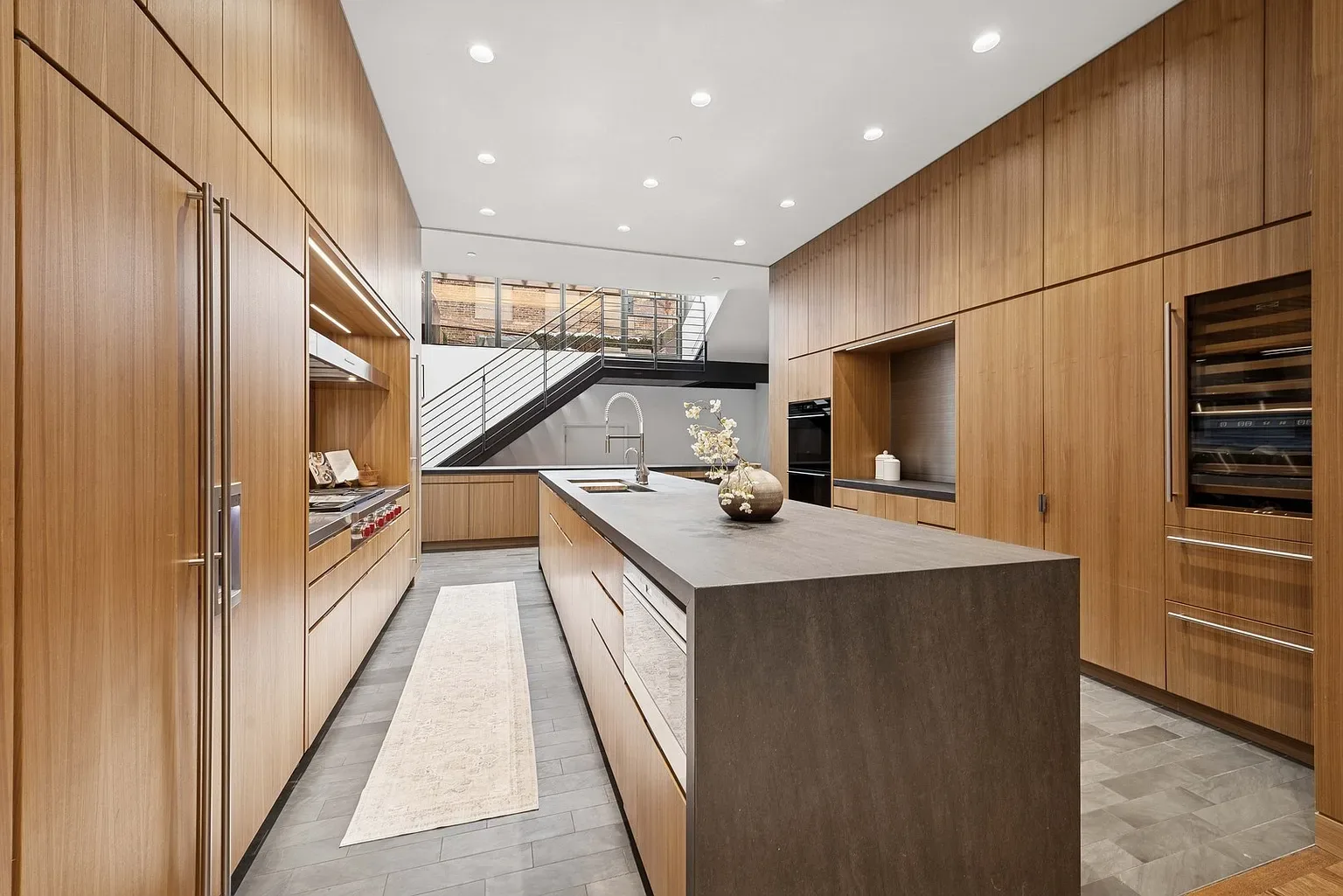 53 E Bellevue, image 4