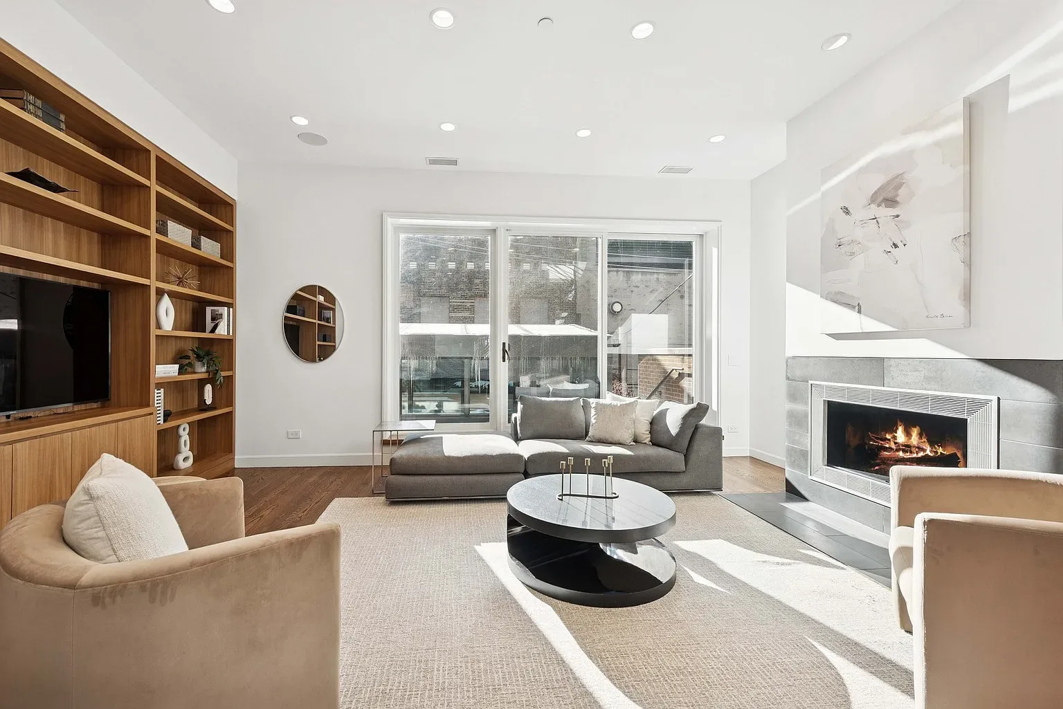 53 E Bellevue, image 12