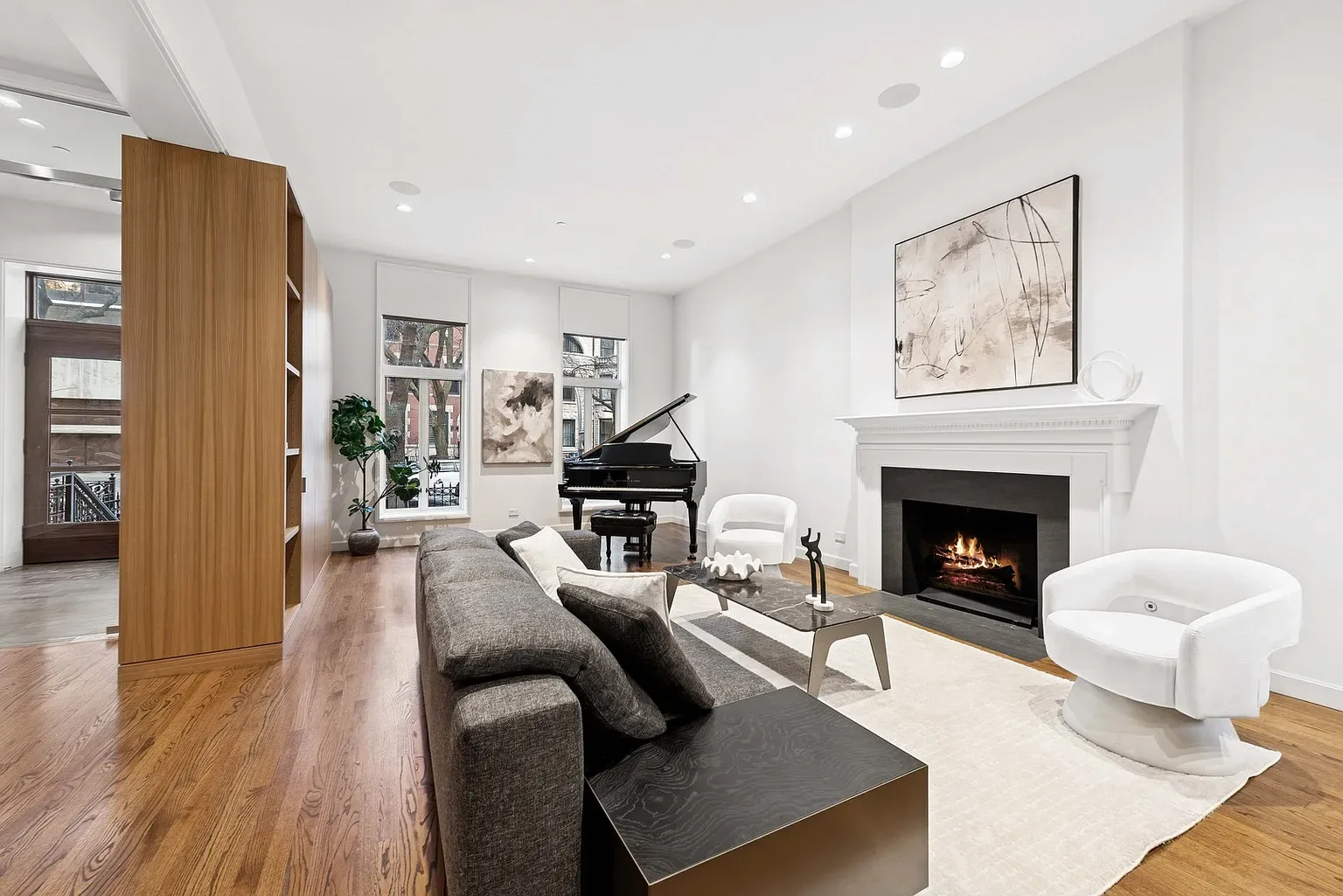 53 E Bellevue, image 14
