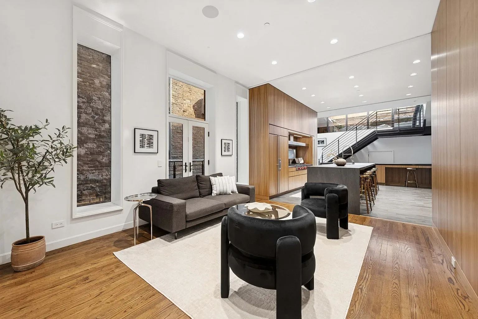 53 E Bellevue, image 18