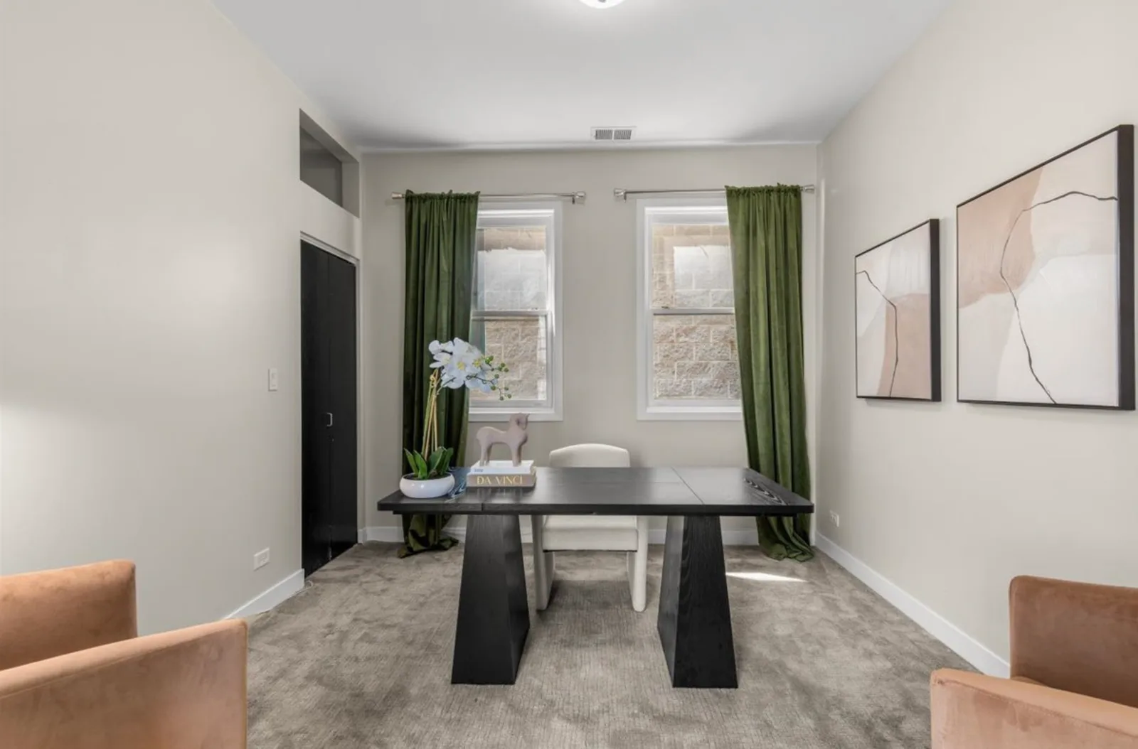 867 N Hermitage, image 3